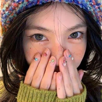 拥抱太阳的月亮